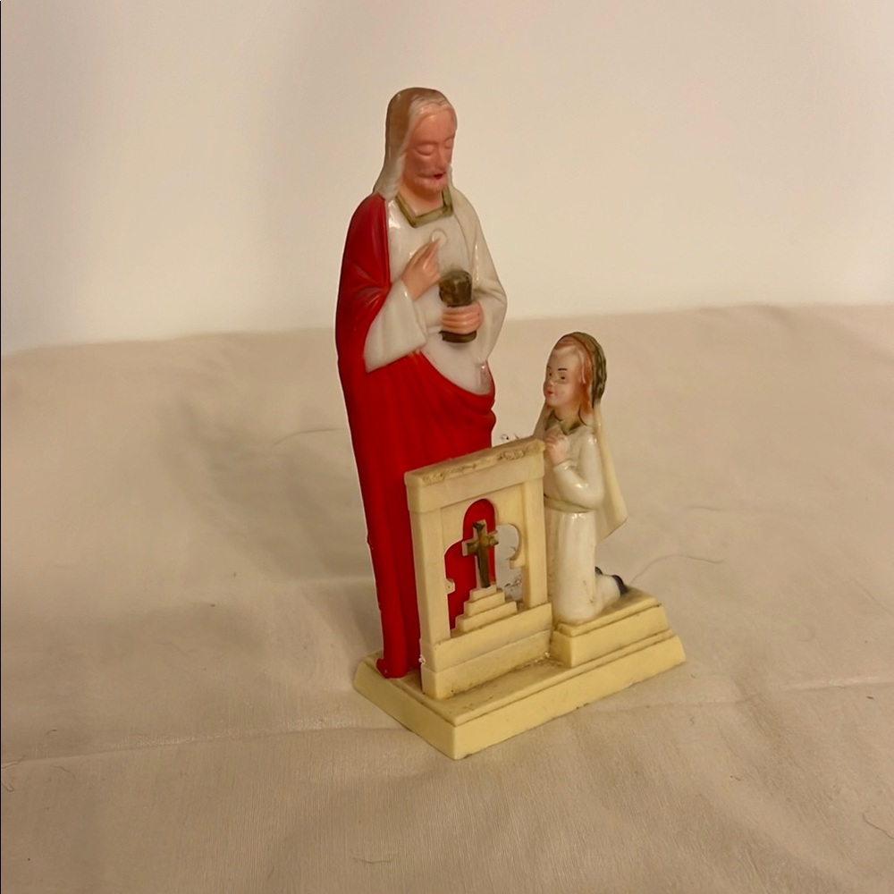 Religious Figurine (first communion) with Jesus and Child in Prayer